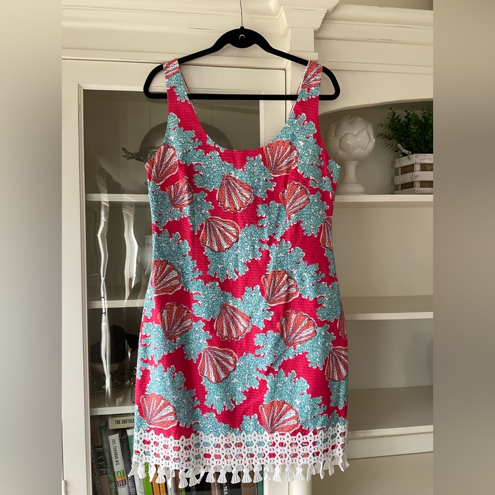 Lilly Pulitzer Shift Dress , Rare Coralina print. Excellent Condition Size 12